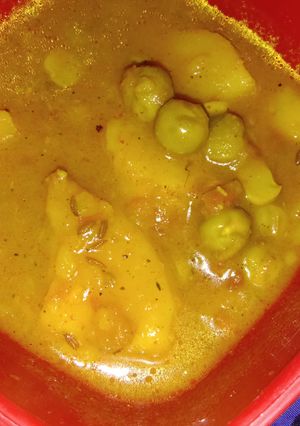 A picture of Aloo Matar.