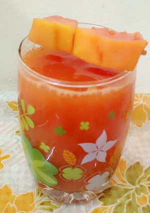 A picture of Papaya juice.