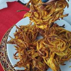 Foto principal de Bhajis de cebolla, receta india {en freidora de aire}