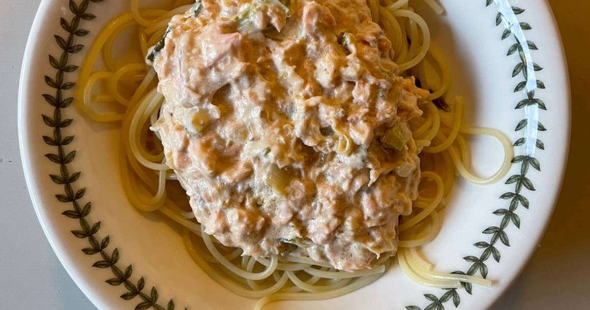 Salmon & Cream Cheese Pasta Recipe by John A - Cookpad