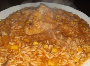 Una foto de Guisito con alitas de pollo