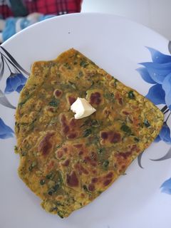 मेथी उरद दाल पराठा (Methi urad dal paratha recipe in hindi) रेसिपी मुख्य फोटो