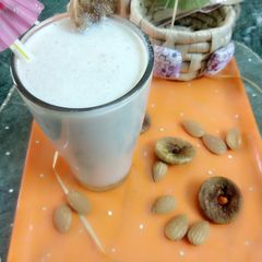 A picture of Almond fig milk shake.
