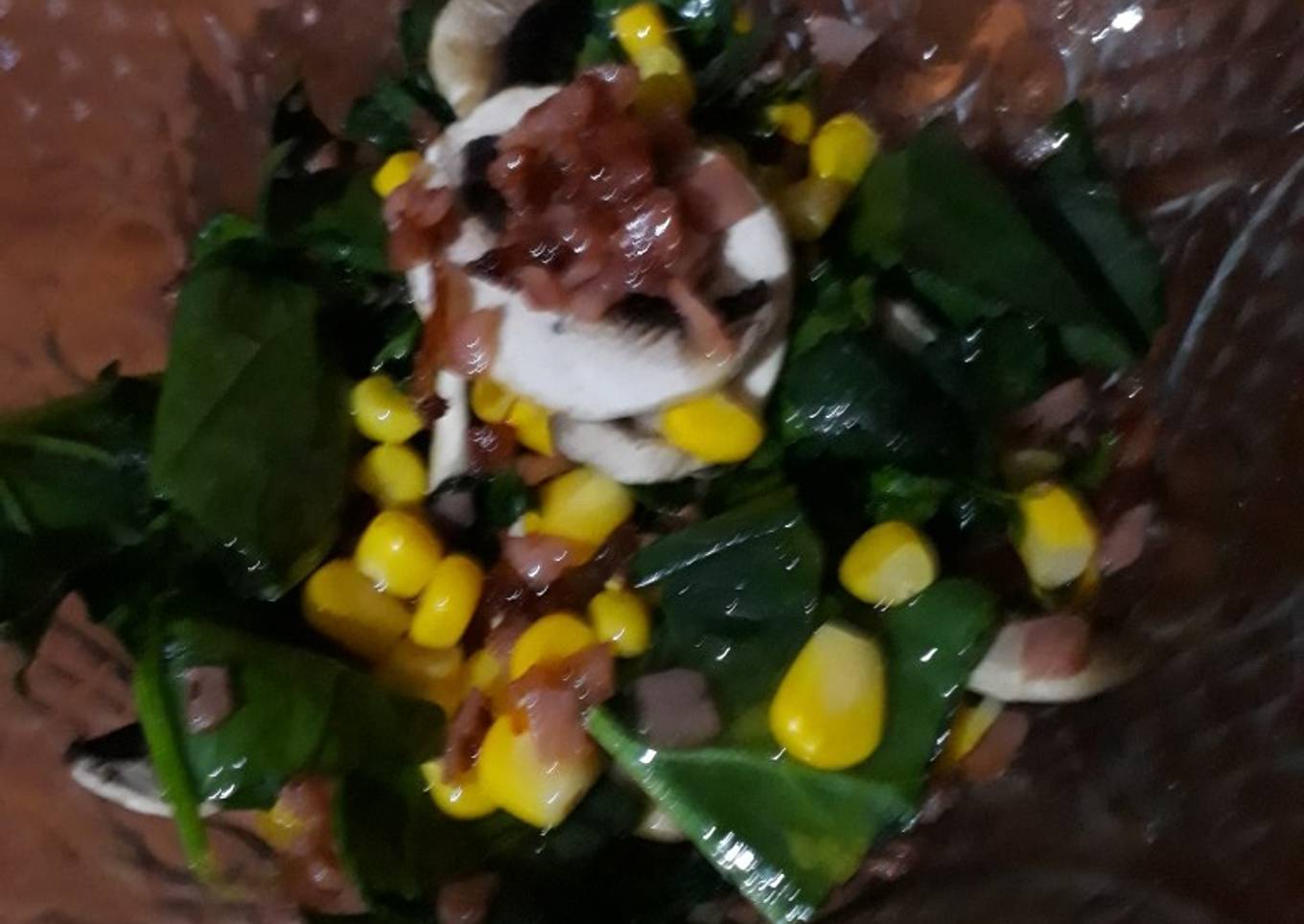 Ensalada de tocino con espinaca
