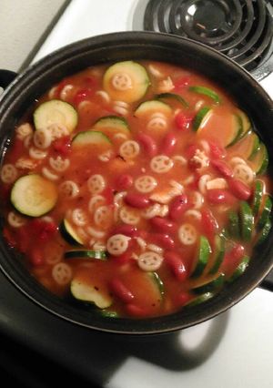 A picture of Zucchini & Bean Soupa.