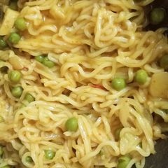 A picture of Home made maggi.