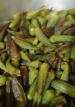 عکسی از دستور سرخ کردن بامیه خورشتی