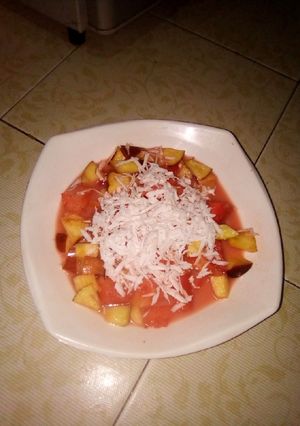 A picture of Coconut fruits salad.