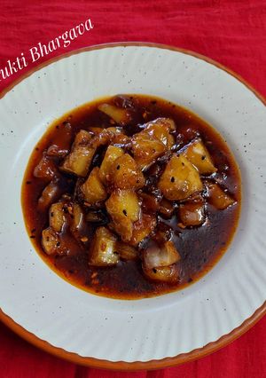 कच्चे आम का खट्टा मीठा इन्स्टैंट आचार रेसिपी मुख्य फोटो