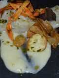 Bacalao confitado sobre vichyssoise con crujientes de verduras