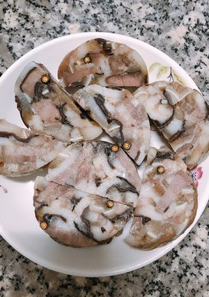 Hình của món Giò thủ.
