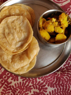 आलू की सब्जी (aloo ki sabzi recipe in Hindi) रेसिपी मुख्य फोटो