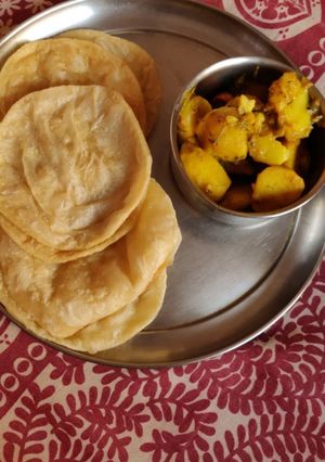 आलू की सब्जी (aloo ki sabzi recipe in Hindi) रेसिपी मुख्य फोटो
