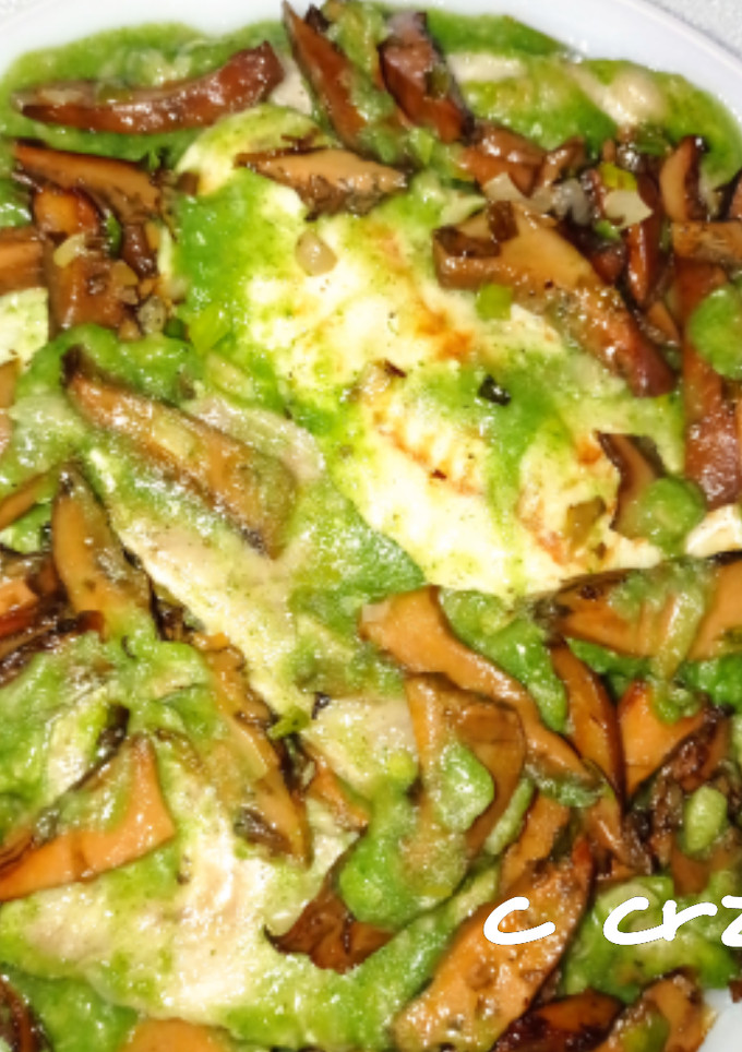 Una foto de Abadejo en salsa verde con níscalos