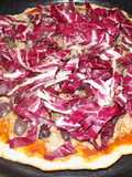 Pizza Veneciana de radichio y atún