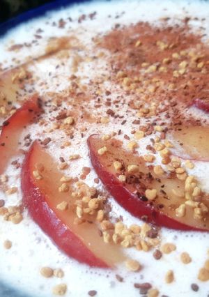 รูปของ 🍎 Cinnamon Kefir Bowl คีเฟอร์โยเกิร์ตปั่นแอปเปิ้ลซินนามอน