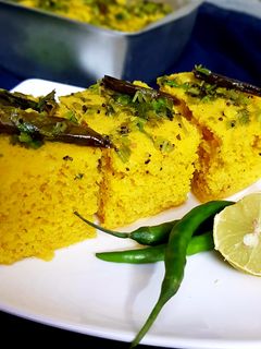 गुजराती ढोकला (Gujarati Dhokla recipe in hindi) रेसिपी मुख्य फोटो