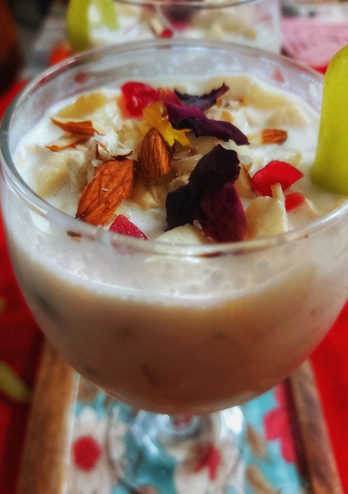 फ्रूट क्रीम (Fruit Cream recipe in hindi) रेसिपी मुख्य फोटो