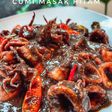 Cumi masak hitam (cumi tinta)