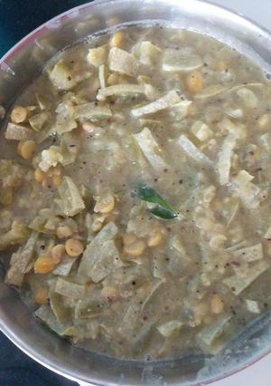 A picture of Snake gourd pepper gravy.
