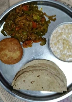 बूंदी का रायता(boondi ka raita recipe in hindi) रेसिपी मुख्य फोटो