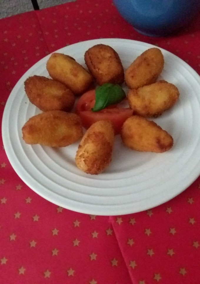 Una foto de Croquetas queso Manchego🧀