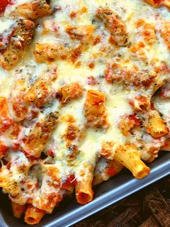 Una foto de Macarrones gratinados con tomate