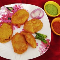 A picture of Potato pakoda.