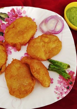 A picture of Potato pakoda.