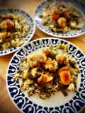 Vieiras al perejil sobre cama de arroz basmati con judías