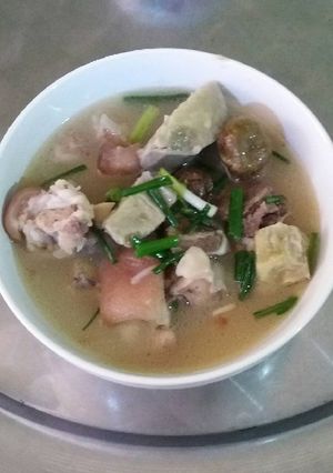 Hình của món Canh giò heo om sấu.