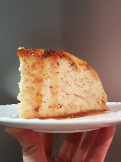 Una foto de Budín de pan y manzana caramelizada!!