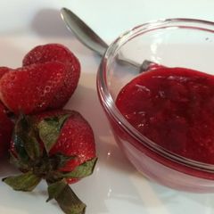 A picture of Very easy recipe of strawberry jam.