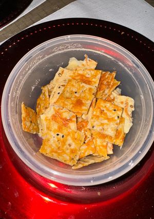 A picture of Sourdough Discard Crackers.
