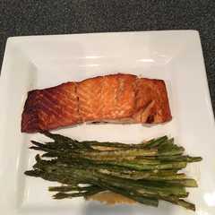 A picture of Salmón a la naranja.