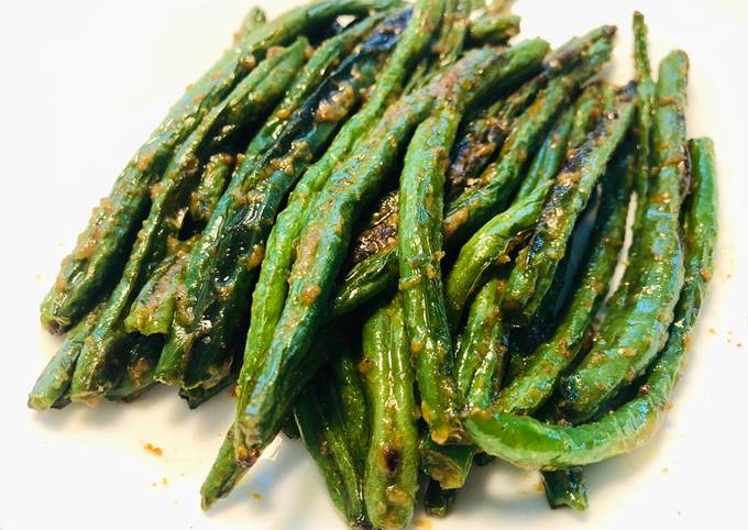 Lemon Mustard Roasted Green Beans