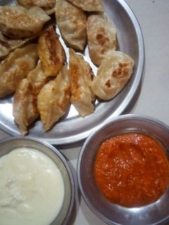 वेज फ्राई मोमोस रेसिपी(veg fried momos recipe in hindi) रेसिपी मुख्य फोटो