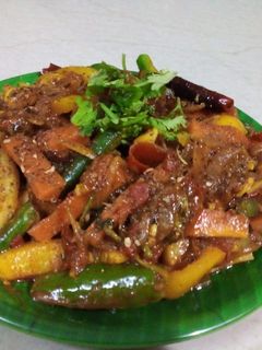 வெஜ் கடாய் கிரேவி கோதுமை பரோட்டா (Veg kadaai gravy kothumai parotta recipe in tamil) செய்முறை முக்கிய புகைப்படம்