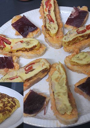 Foto principal de Pan con tortilla cuadrada y cecina
