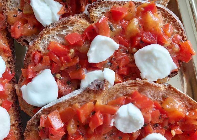 Recette de Rapide Bruschetta tomate poivron