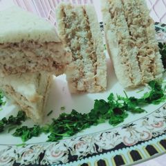 A picture of White chicken sandwiches.