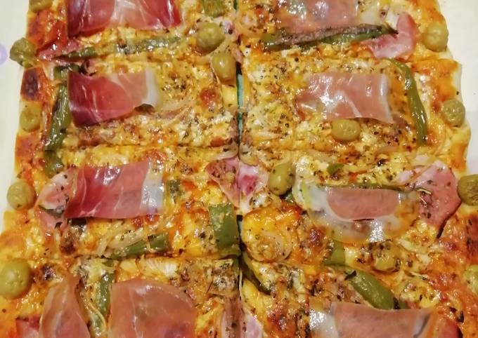 Pizza casera de anchoas y jamón serrano Receta de PaKoMeTe- Cookpad