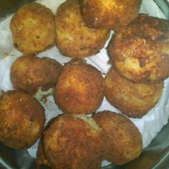 A picture of Potato fritters.