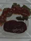Tortitas de papa y ﻿huauzontle con frijolitos negros aguados y salsilla de jitomate cristeras