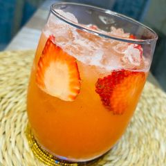 Strawberry lemonade 🍓🍋 A picture of Strawberry lemonade 🍓🍋.