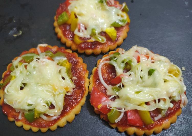 Recipe of Award-winning Biscuit pizza