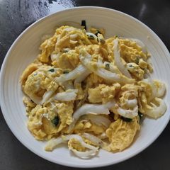 A picture of Silver Fish with Egg.