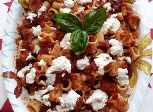Foto di 🇮🇹 Mezze maniche alla ricotta di bufala con pomodoro 🇮🇹