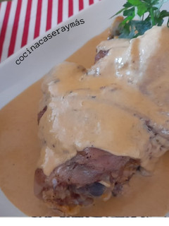 Una foto de Codillo de cerdo en salsa