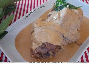 Una foto de Codillo de cerdo en salsa